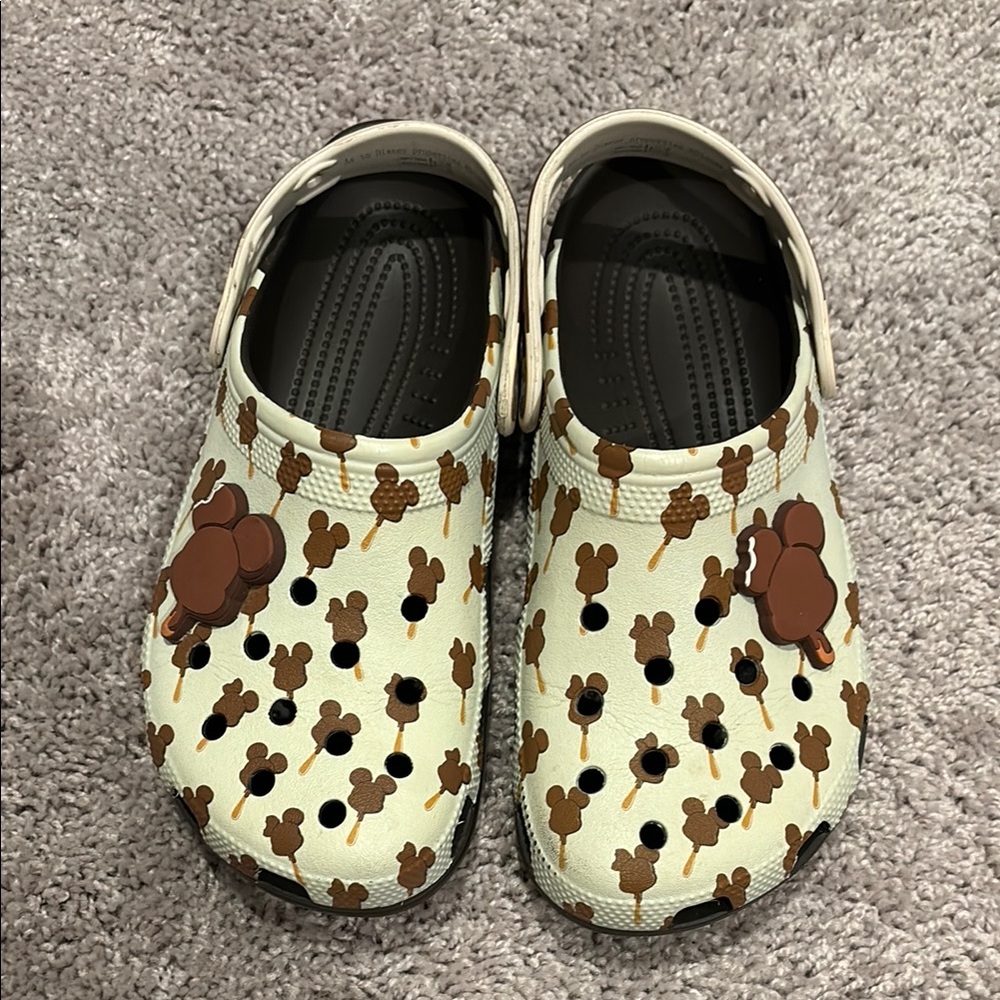 DISNEY ICE CREAM MICKEY CROCS